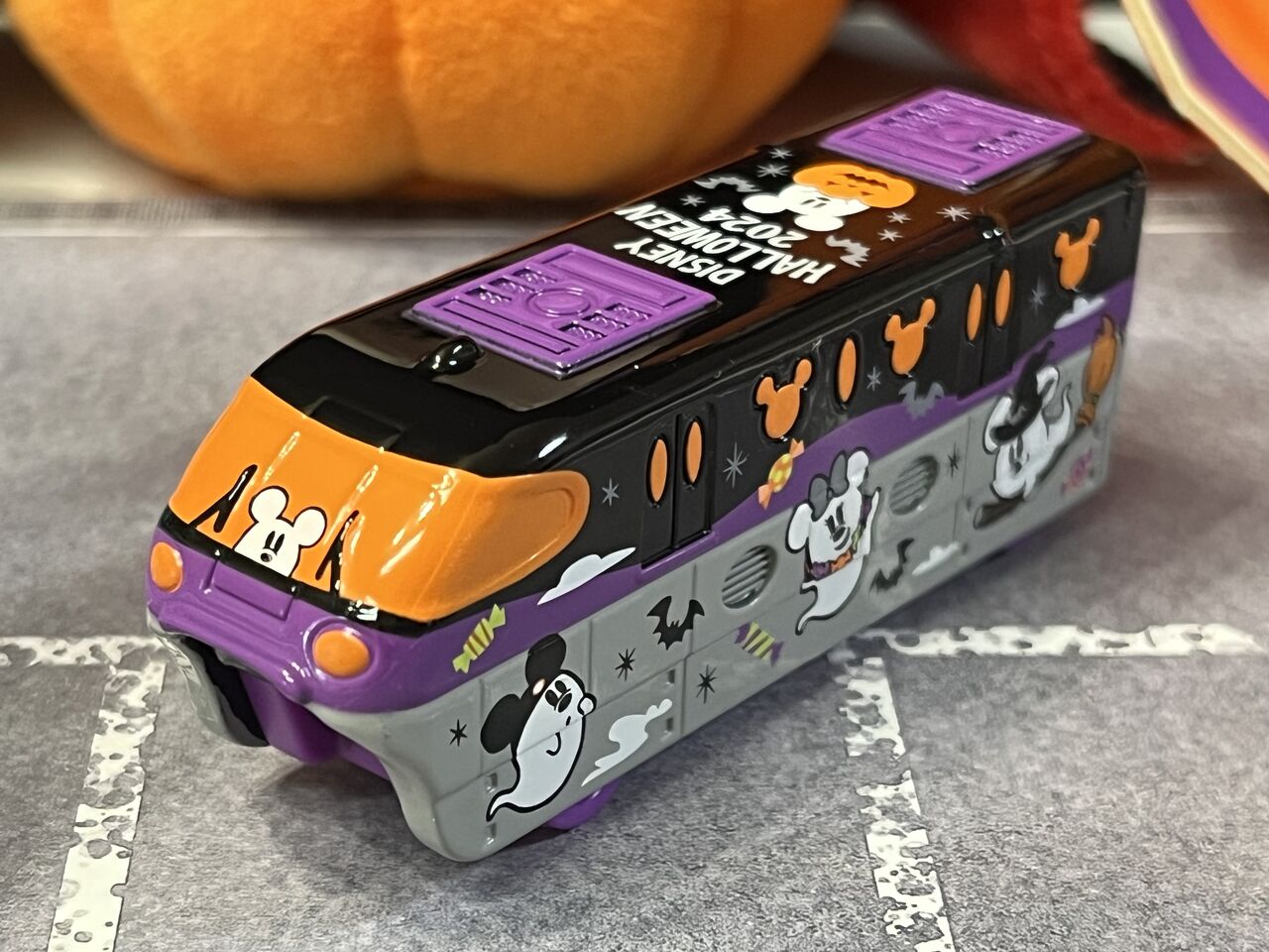 今年のディズニーハロウィーントミカ ディズニーリゾートライン