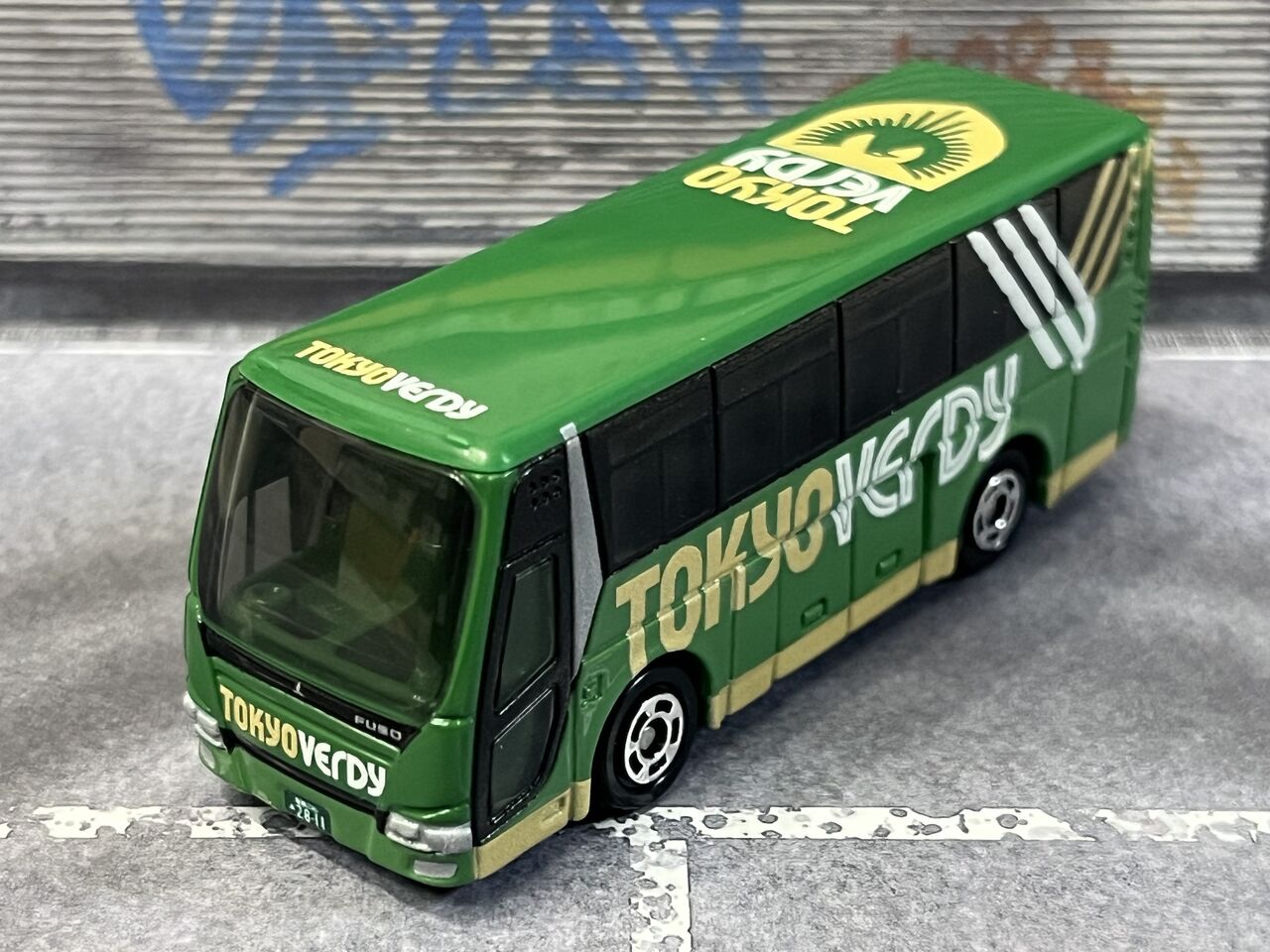 トミカ 東京ヴェルディ チームバス 三菱ふそう エアロクィーン トミカ『東京ヴェルディ チームバス』発売のお知らせ | 東京