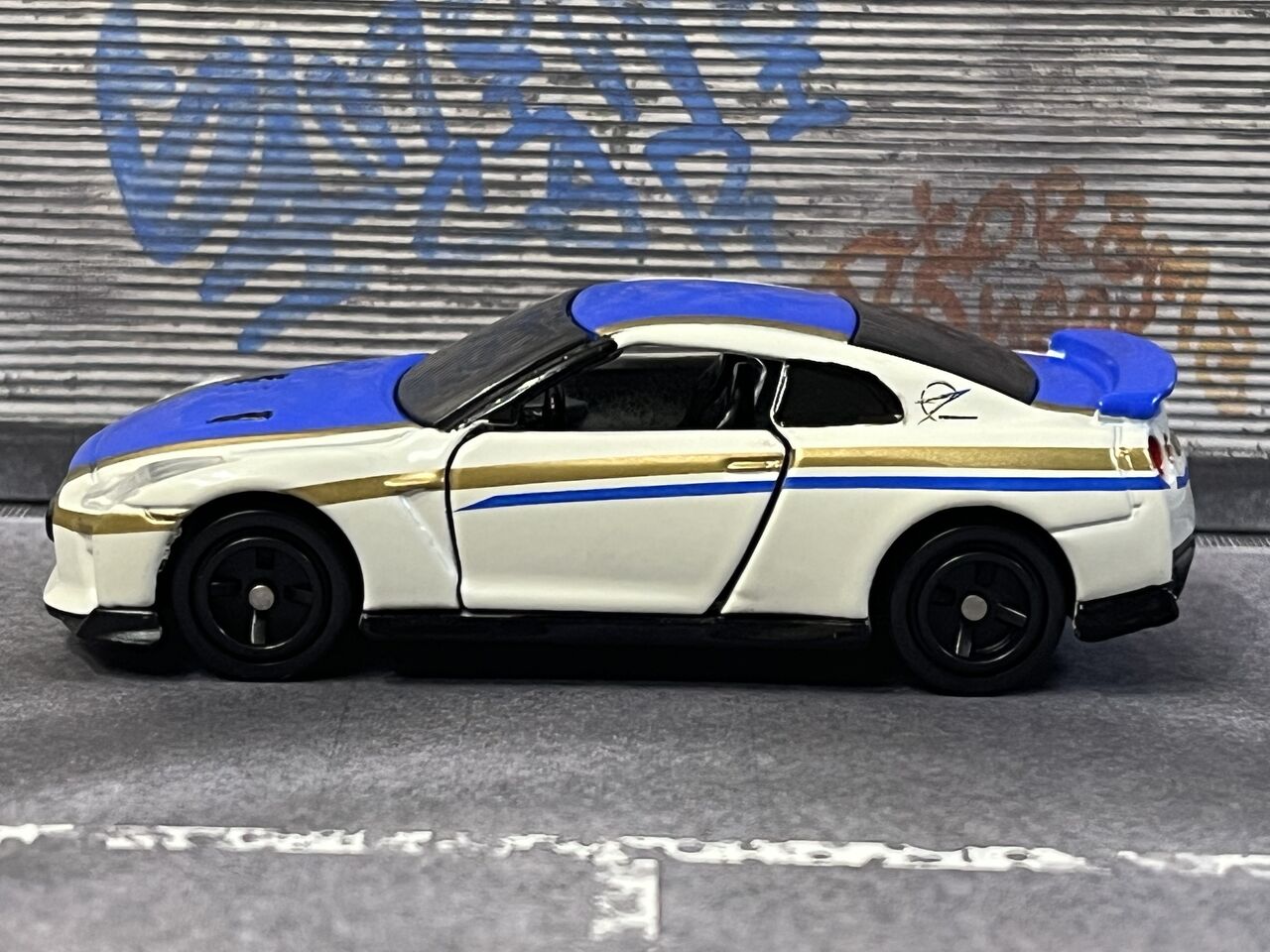 9480561969_3