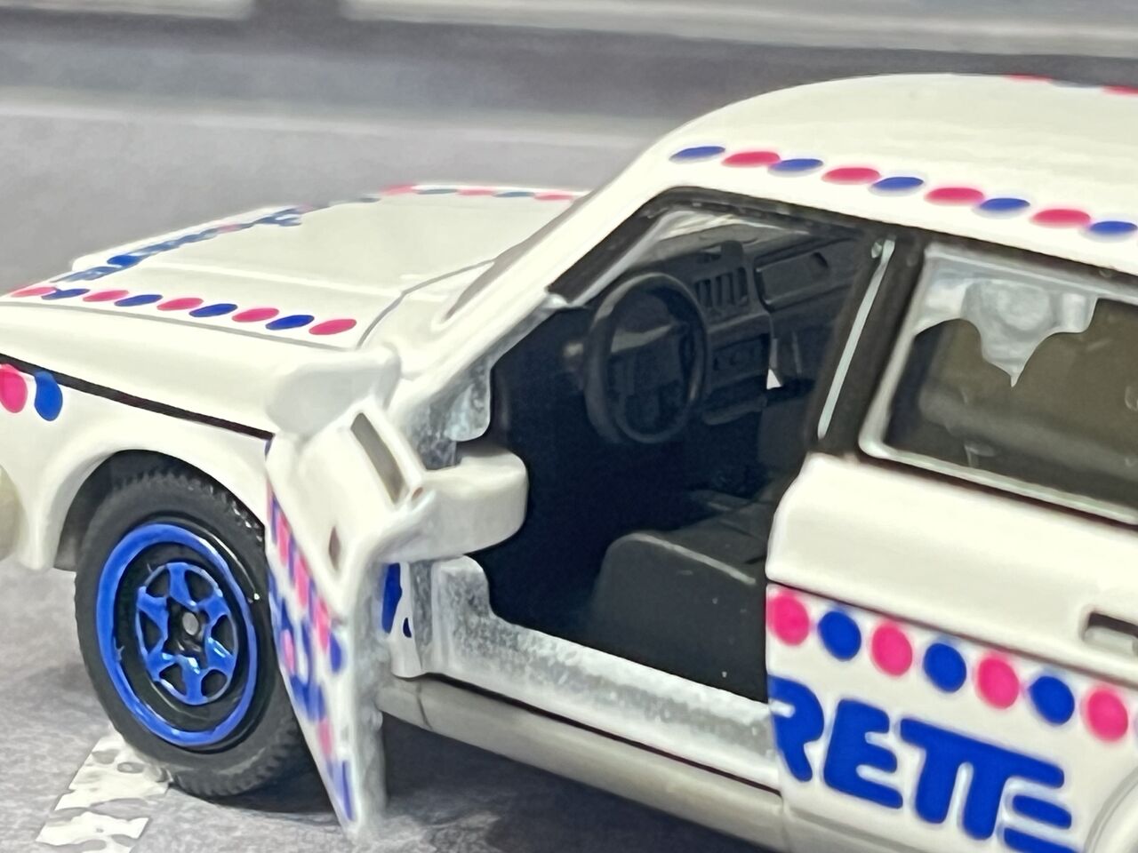 ボルボ　ミニカー 267A VOLVO 240 GL PRIME MODEL 16 60th ANNIVERSARY EDITION