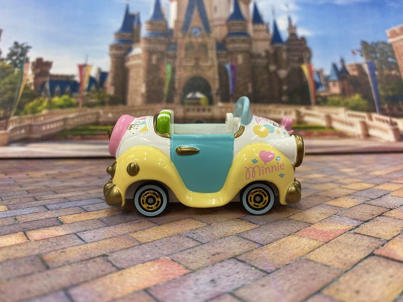 2021/10/14発売！ハッピーバースデー ミッキーの車（フィギュア