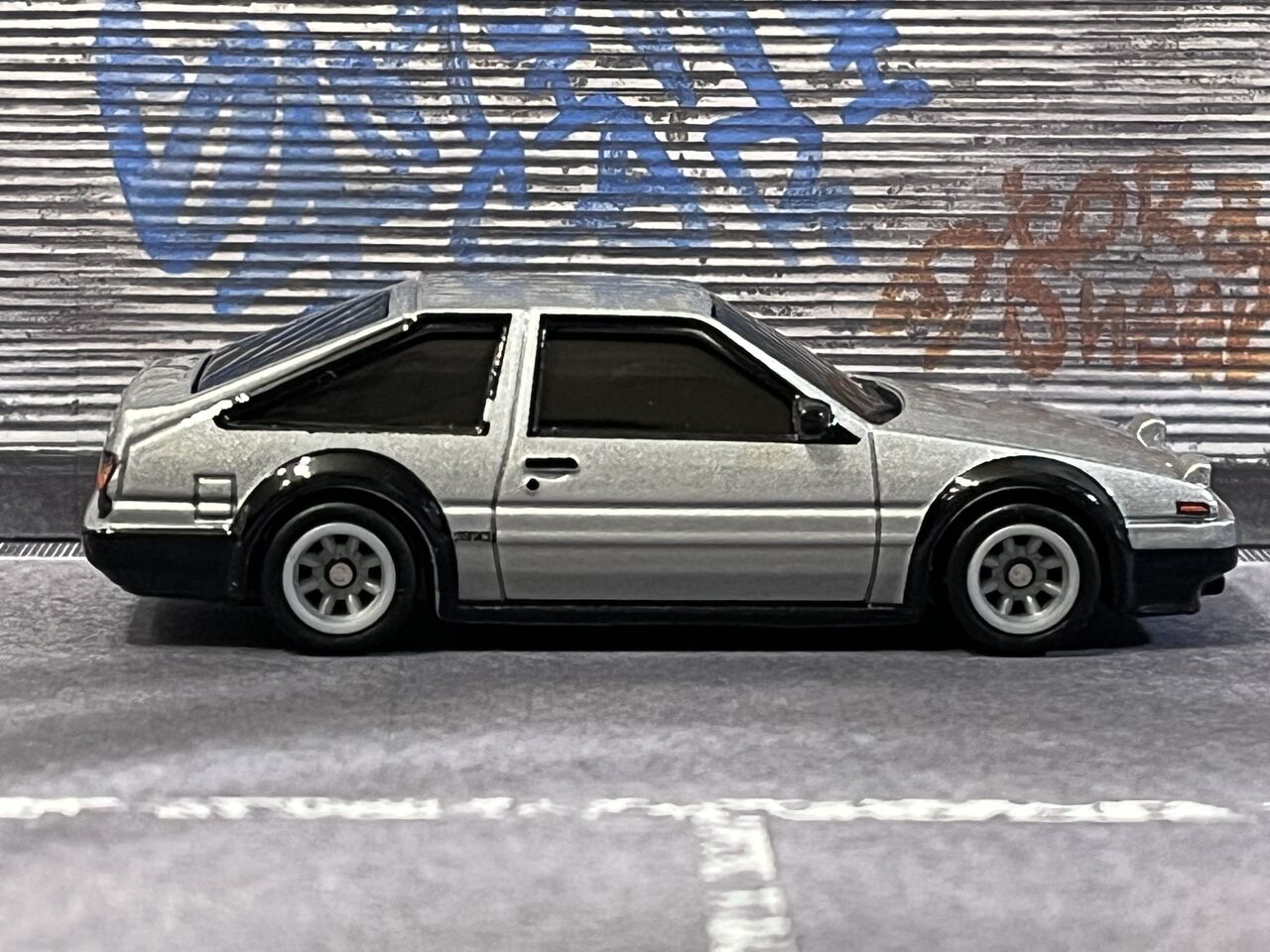 ホットウィールの86トレノ、トミカの86トレノどっちにする？？ : [限