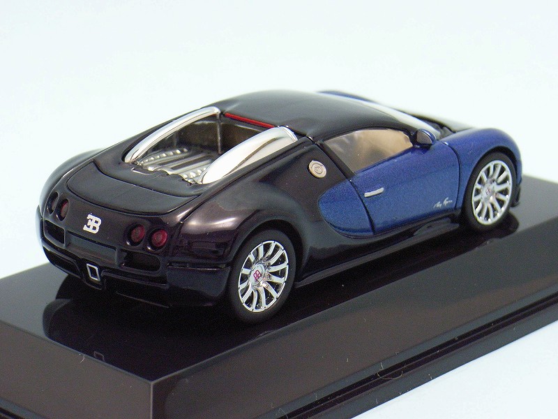 1/18 オートアート ブガッティ ヴェイロン スーパースポーツ カーボン