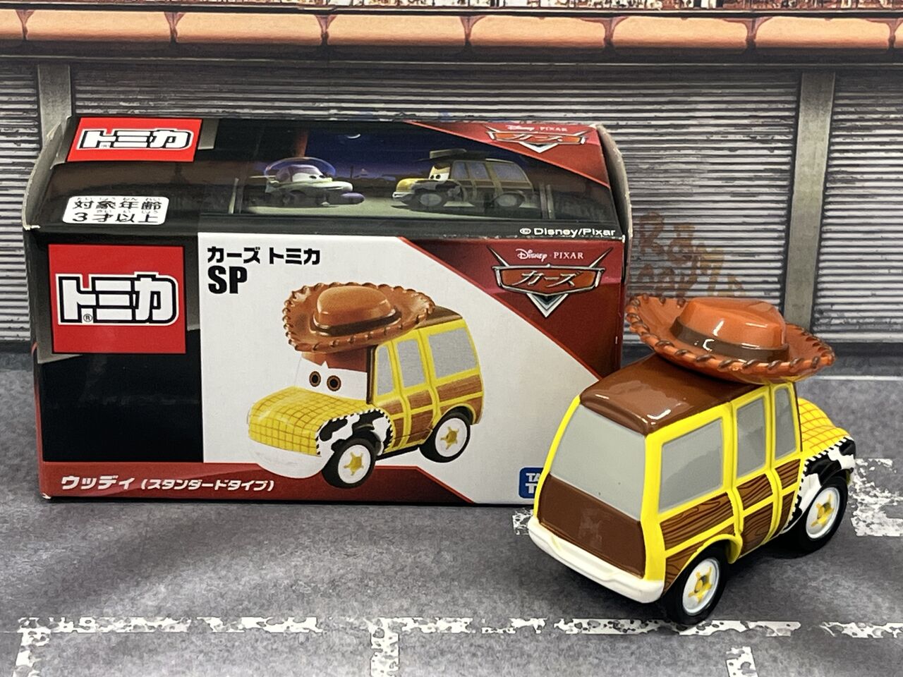 TOMICA 2015年 カーズ ウッディ ミニカー | トミカ カーズ C-31 ウッディ（スタンダードタイプ