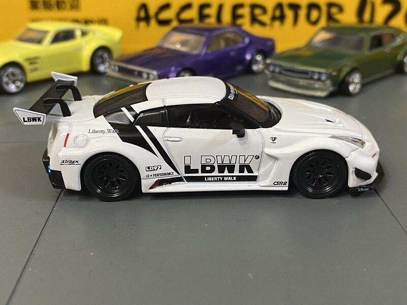 MINI GT 1/64 LB-Silhouette WORKS GT Nissan 35GT-RR バージョン2