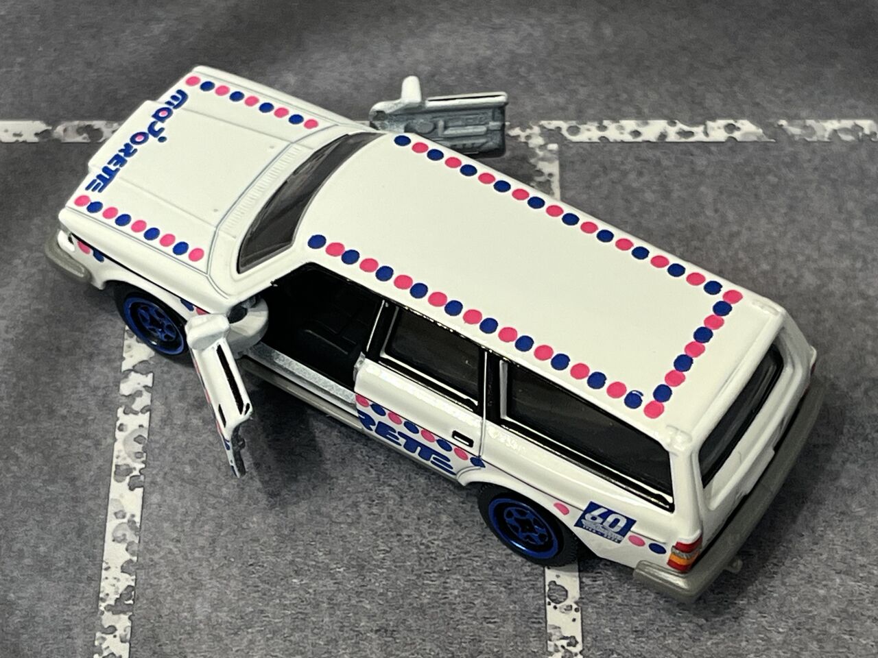 ボルボ　ミニカー ミニカー/完成品 ホビージャパン 1/64 トヨタ ランドクルーザー