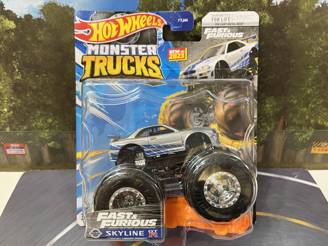ホットウィール モンスタートラック スカイライン R34 GT-R NISMO