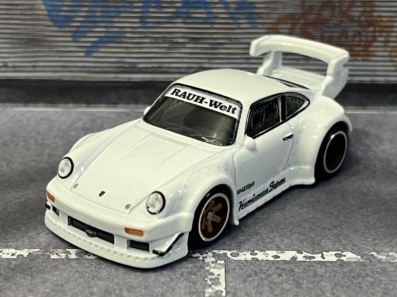ホワイトなRWB PORSCHE 930 : [限] 期間限定ですっ！！-3inch