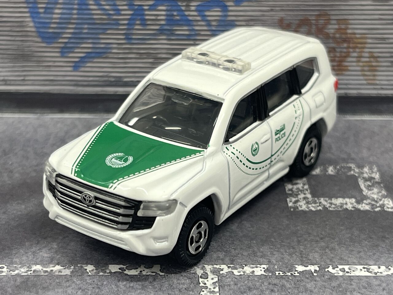 AEON NO.82 トヨタ ランドクルーザー ドバイ警察デザイン仕様