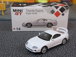 MINI GT トヨタスープラ(JZA80) スーパーホワイト L&R MINI GT 14 Toyota Supra (JZA80) Super White RHD Asia version