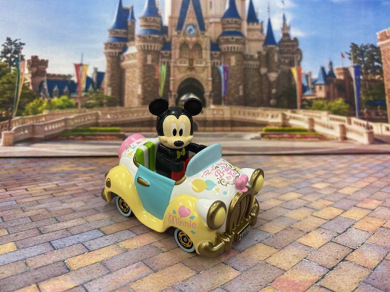 ミッキーバースデー　フィギュア付きトミカ　ミッキーマウスの車　2種セット ディズニートミカ ミッキーマウスの車 ※フィギュア付き