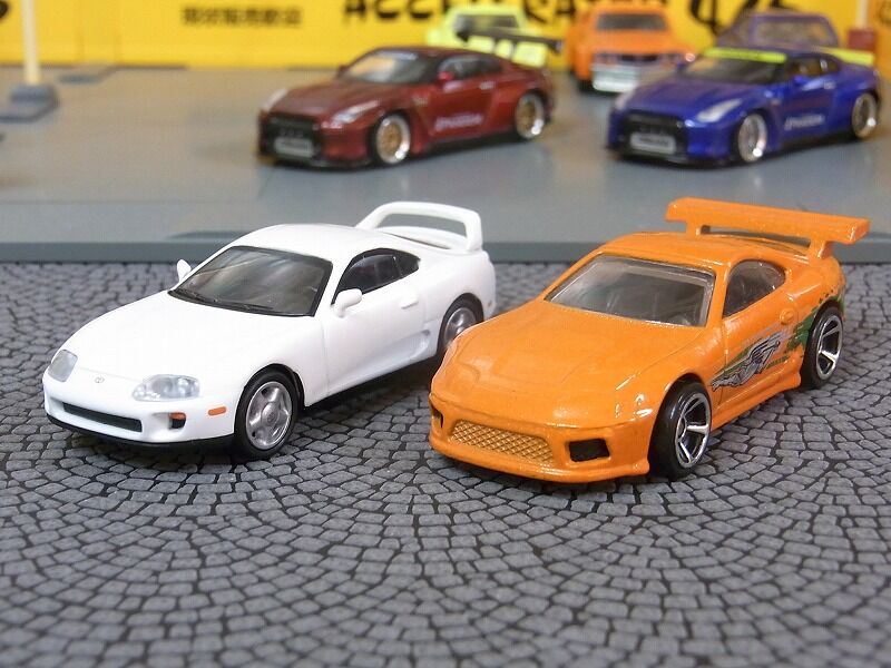 MINI GT 1/64 トヨタ スープラ(JZA80) スーパーホワイト(左