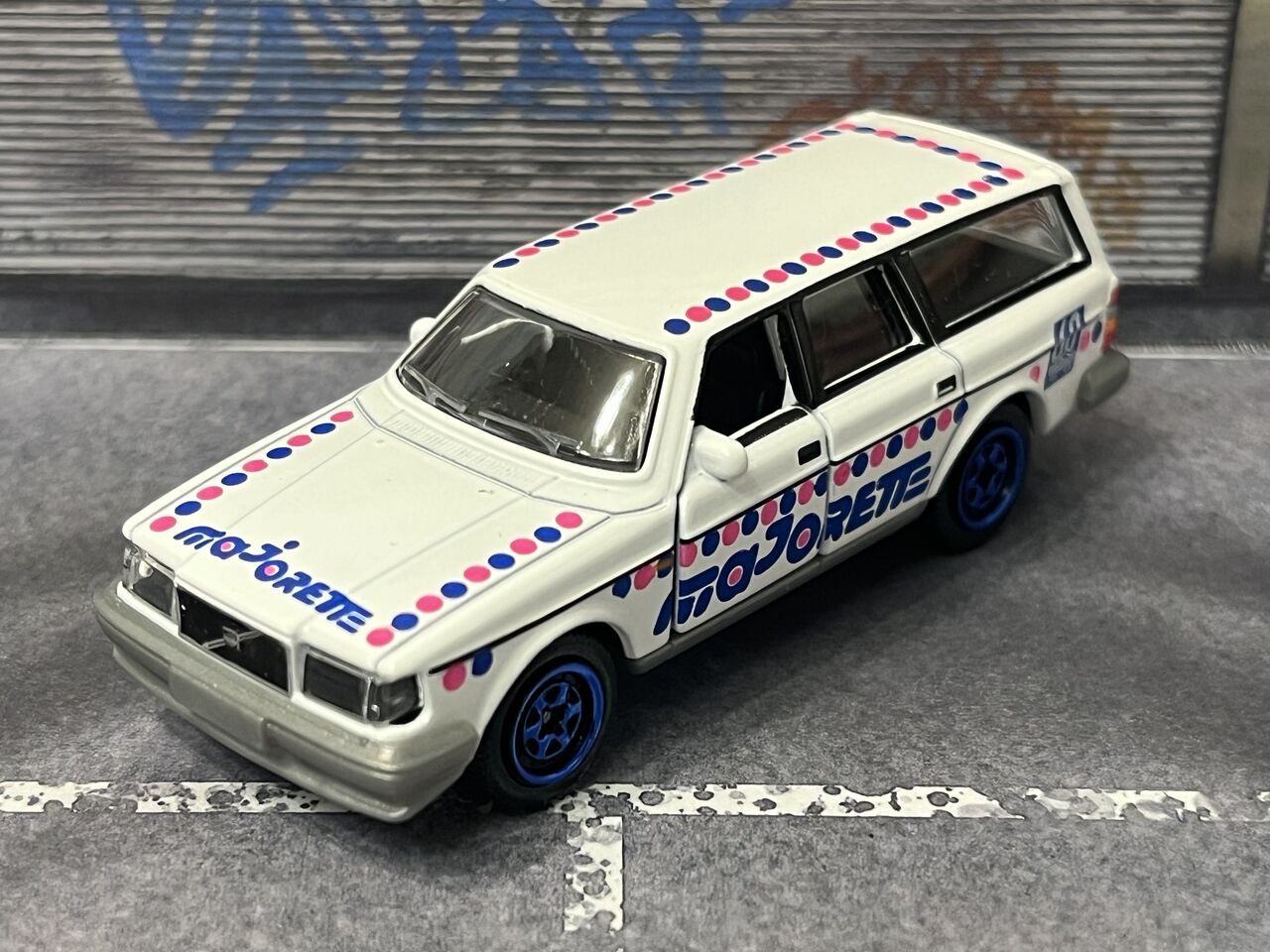 267A VOLVO 240 GL PRIME MODEL 16 60th ANNIVERSARY EDITION 267A VOLVO 240 GL PRIME MODEL 16 60th ANNIVERSARY EDITION