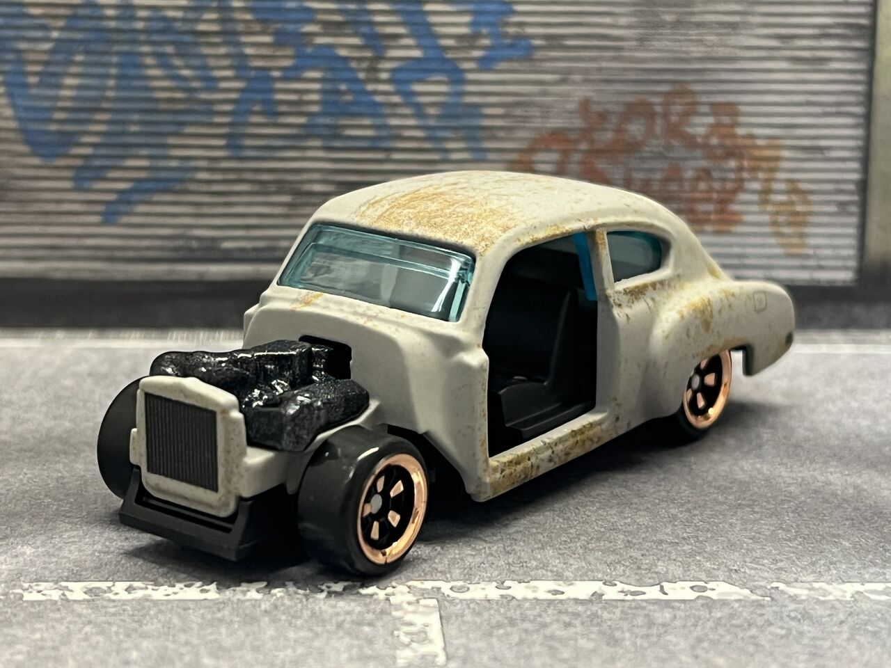 ドムが乗った1950シェビー・フリートライン : [限] 期間限定ですっ