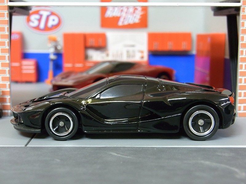 Takara Tomy - トミカ　ラ フェラーリ (初回特別仕様) Amazon | トミカ No.62 ラ フェラーリ (初回 | ミニカー・ダイ