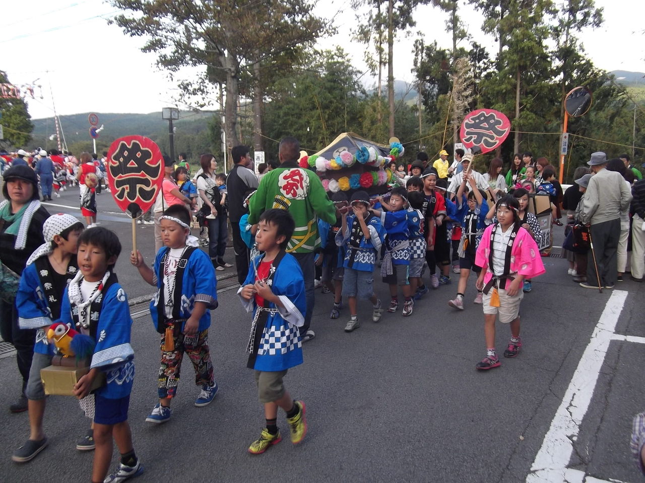 子供神輿 ドラえもん 吉田神社祭典 幸せを生む住まい ひでさんブログ
