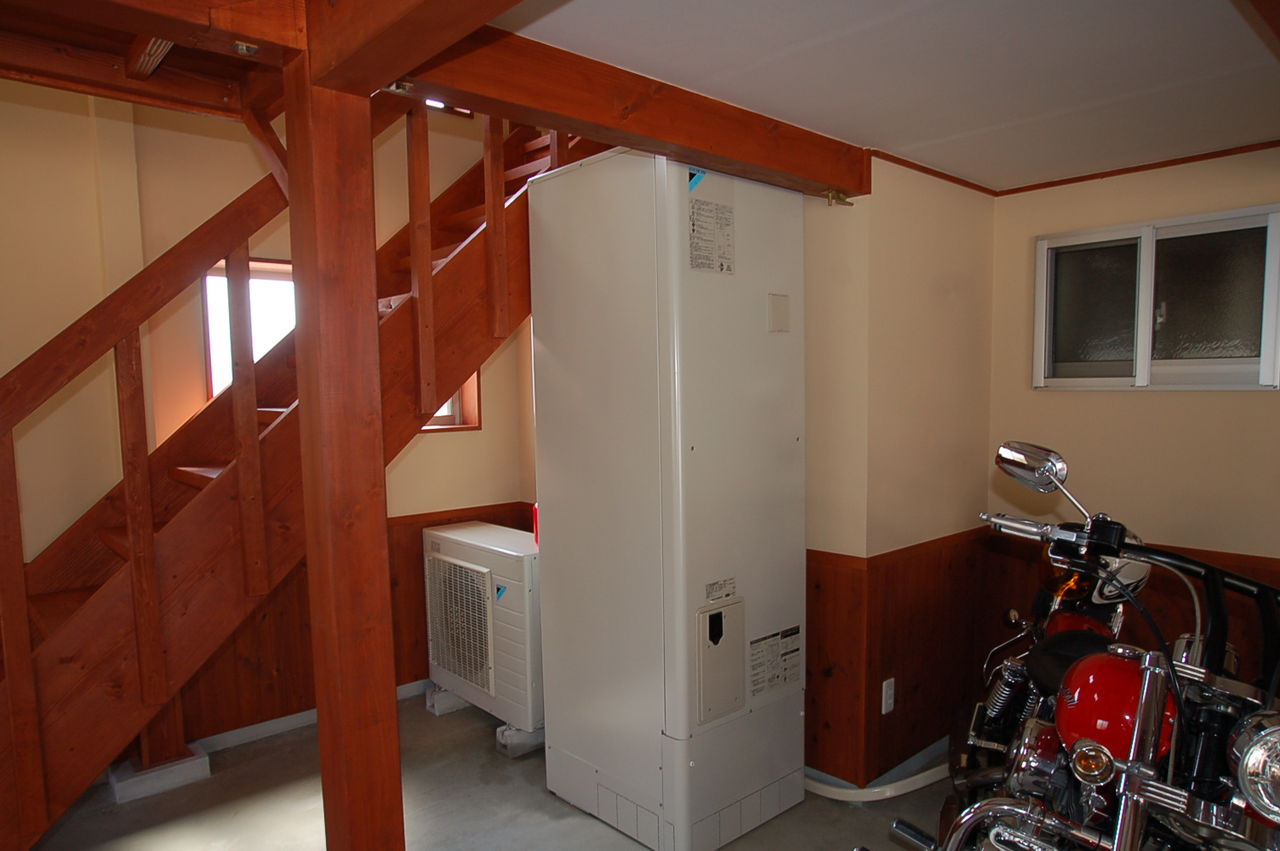 K邸 完成写真 ガレージ 腰壁 エコキュート 採光 通風 幸せを生む住まい ひでさんブログ