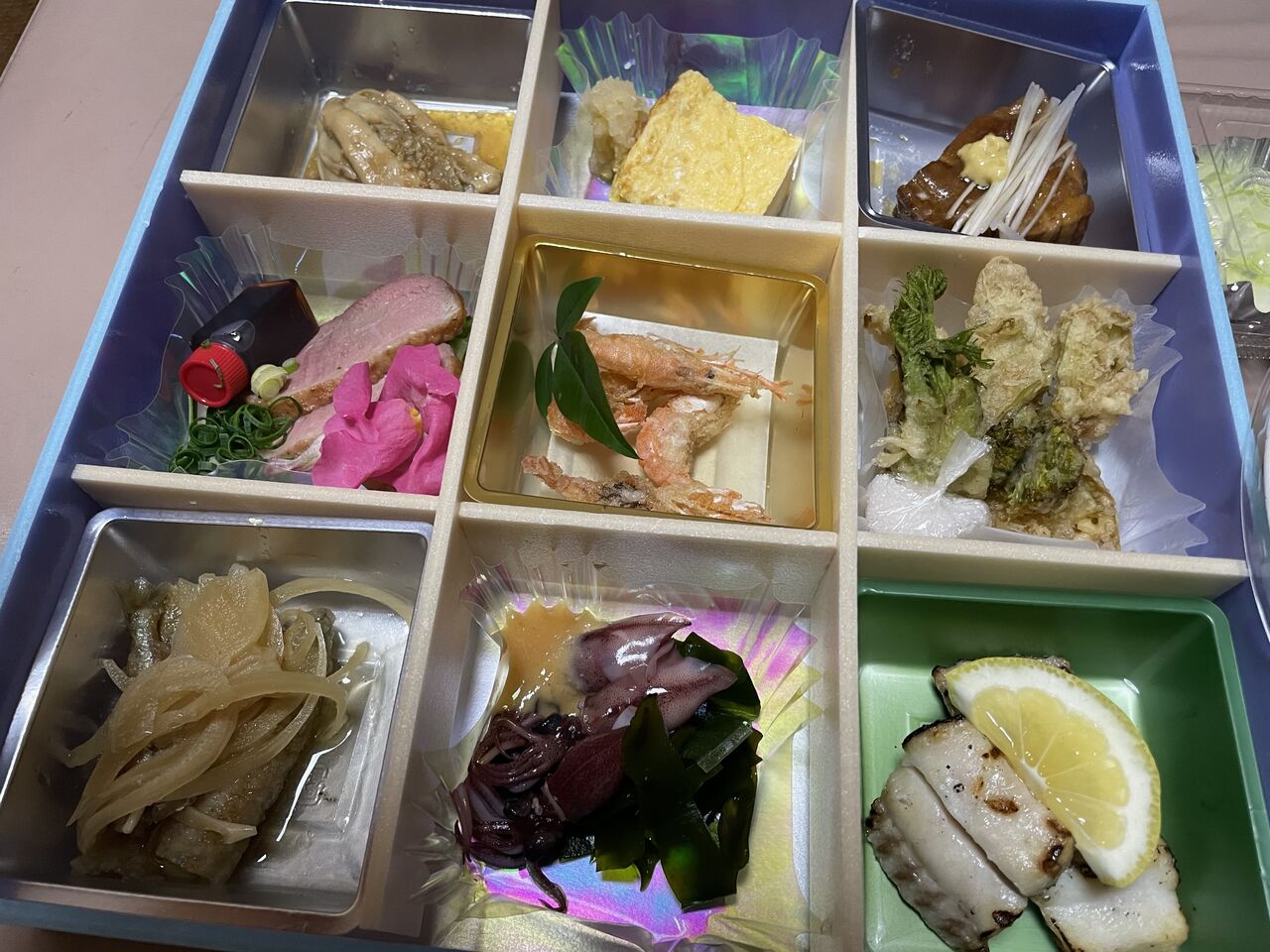 住まいと暮らしのブログ市場 金太郎そば お弁当 鴨肉 豚角煮 ホタルイカ ワカサギ 蕗の薹 牡蠣 だし巻き卵 焼き魚 川海老 蕎麦 山葵 ネギ 白ネギ 味噌 ワカメ 玉葱 レモン 洋辛子