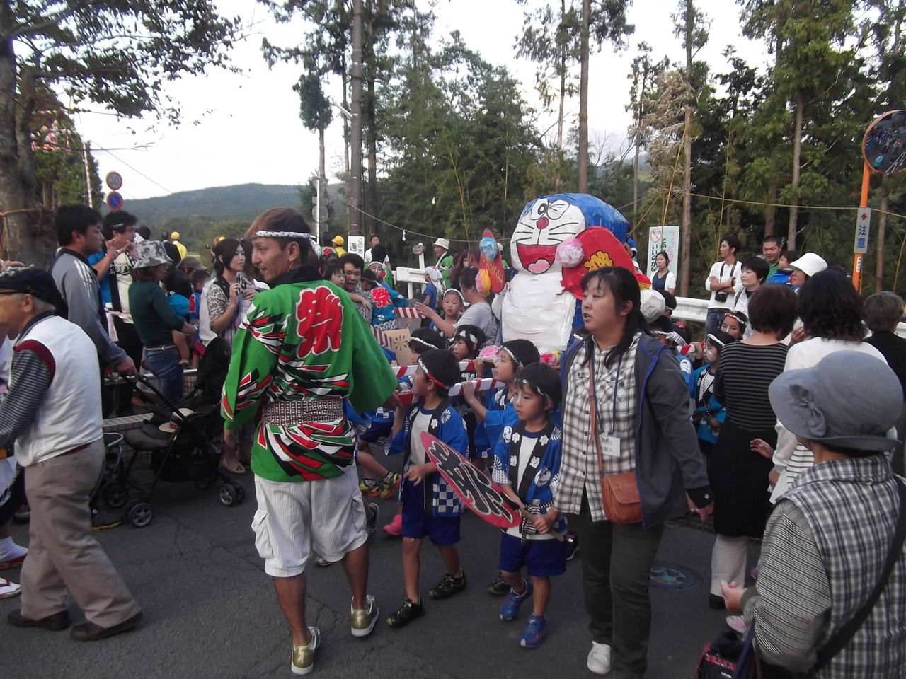 子供神輿 ドラえもん 吉田神社祭典 幸せを生む住まい ひでさんブログ