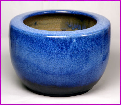 青色釉薬の陶器火鉢 青色釉薬の陶器火鉢