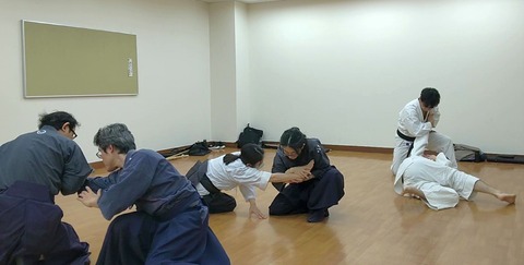 jujutsu_tsukihanmikuzushisuwarihidari