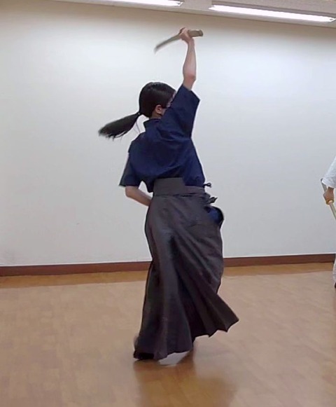 kenjutsu_katatemawashi4