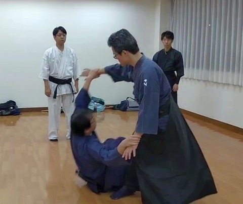 jujutsu_ryotedorikuzushi3