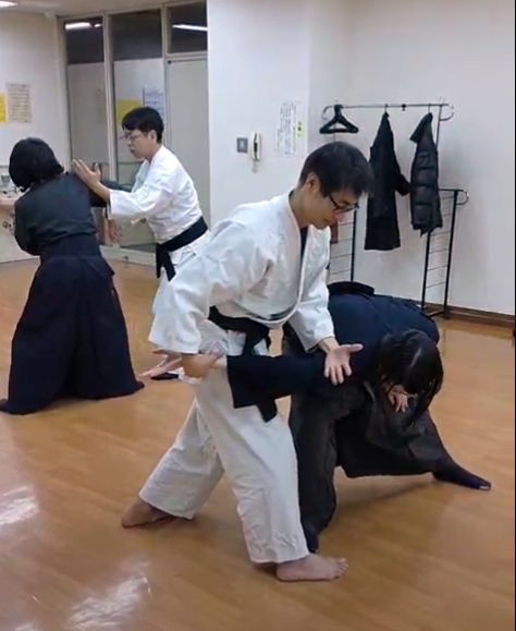 jujutsu_kuzushikiso_kata