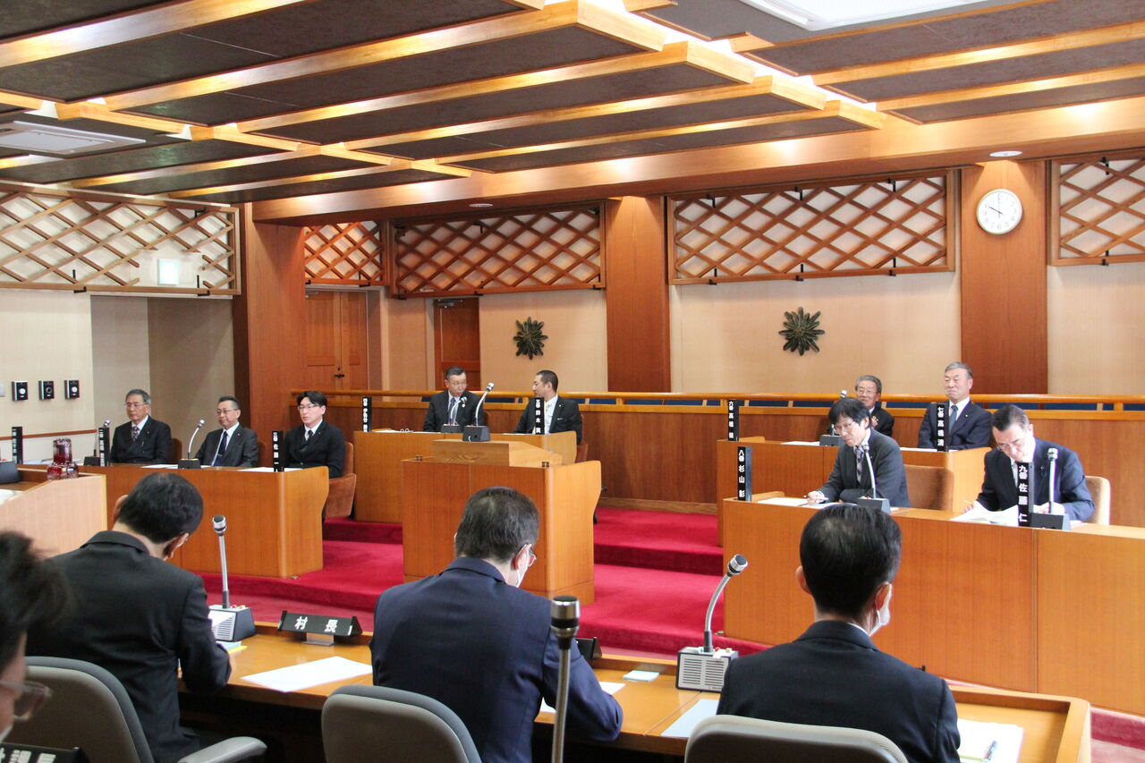 第4回3月臨時会議が開会 : -気づく!感じる!行動する議会をめざして!-