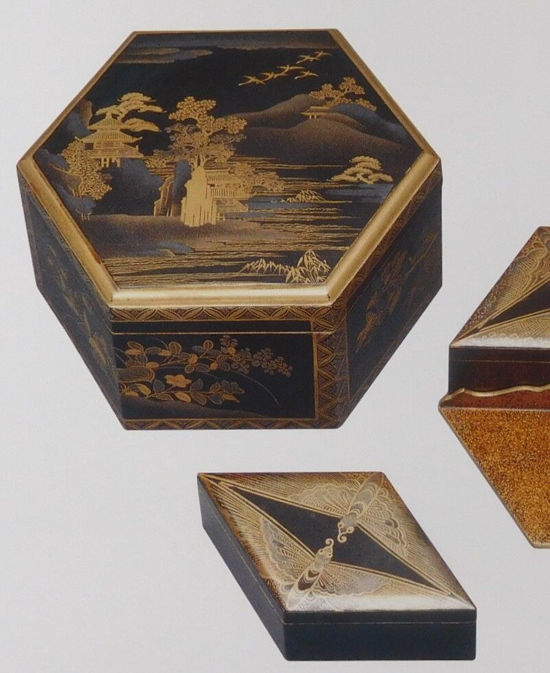 楼閣山水蒔絵六角箱 通番18 MR380．42 ギメ美術館