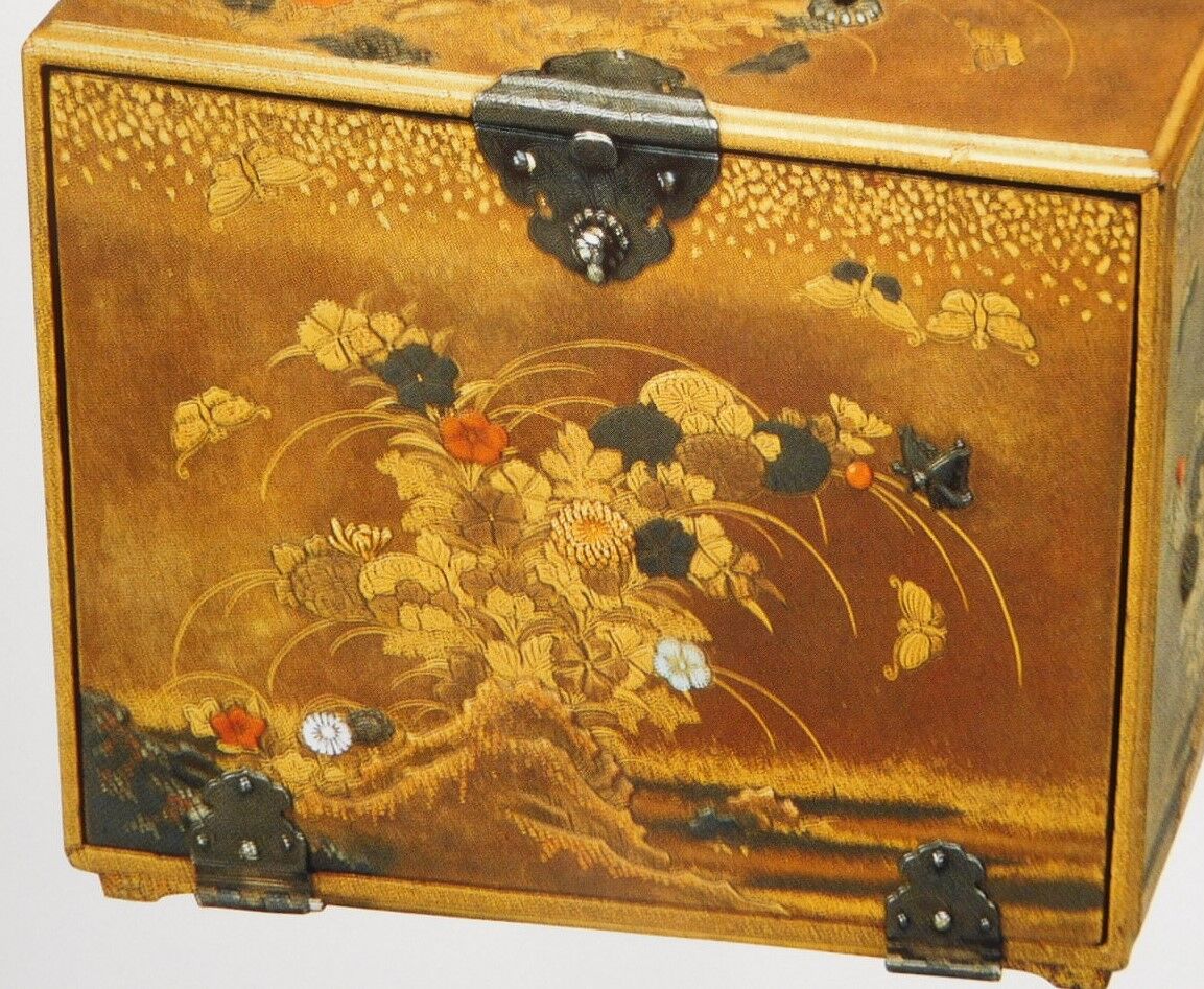 秋草蒔絵、小箪笥 秋草蒔絵歌書箪笥 - 名品紹介 - 京都国立博物館