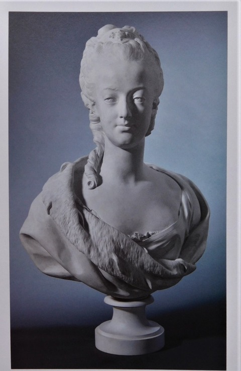 マリー・アントワネットの胸像 即位後最初の胸像 : サロン・マリー
