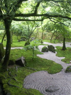 201106111325000