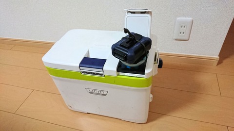 クーラーボックスと保冷材で車中泊で使える簡易クーラーを作ってみた話 アウトバックと車中泊とソロキャンプとスイスポの話