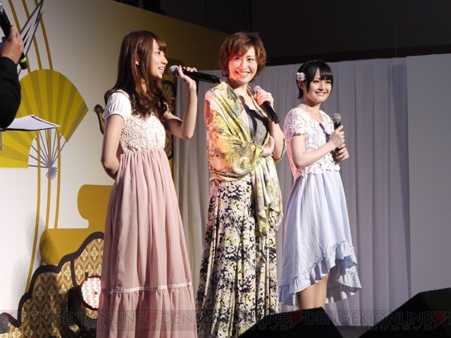 声優 名塚佳織 美人 綺麗で大人の女性の魅力いっぱいのかもさん マイク 微笑み 横顔 かもさん アニメ 声優 名塚佳織 美人 綺麗で大人の女性の魅力いっぱいのかもさん マイク 微笑み 横顔 かもさん アニメ