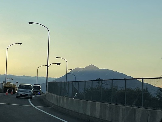 8CB38EB6-6DD0-4D65-AFBA-046E17288C2D