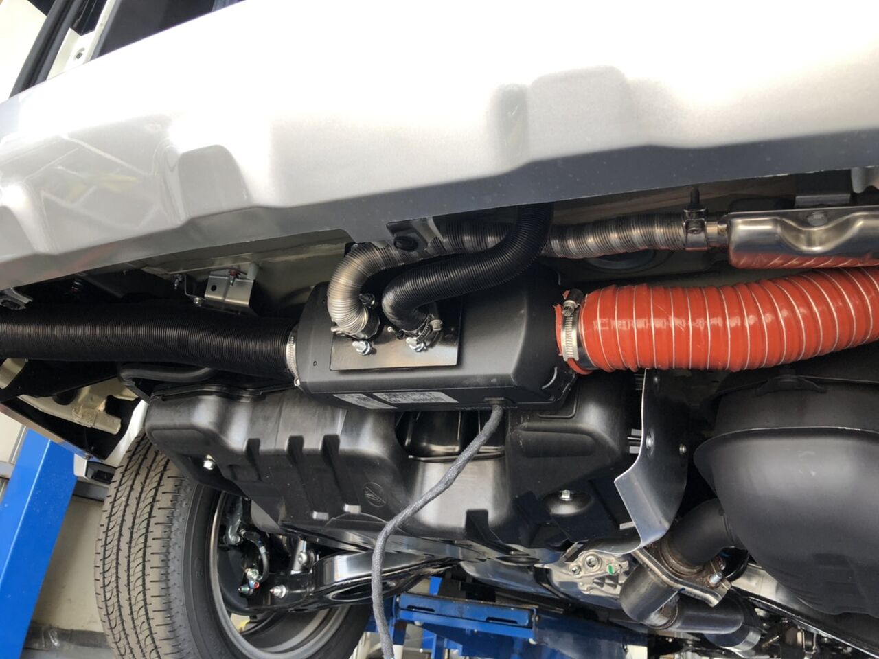 Mc 後 デリカ D 5 Ffヒーター取り付け デリカ専門店 輝オート Mc 後 デリカ D 5 Ffヒーター取り付け デリカ専門店 輝オート