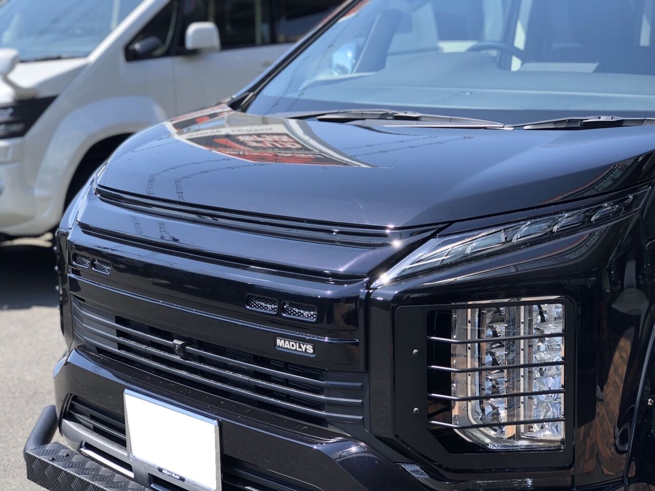 デリカD5 フロントグリル 新車取り外し品 デリカD5 グリル 新車外し