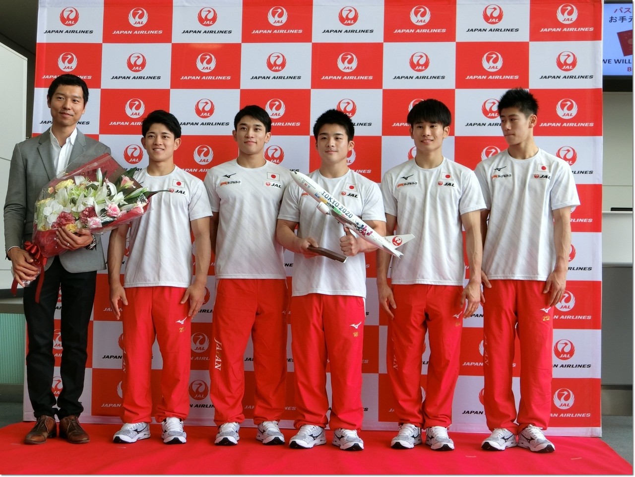 97 世界体操19 9 23 24 開催地へ向けて出発 9 25 男子代表 事前合宿 9 27 女子代表 現地練習 9 29 練習会場で公式練習 ヒカル こころのブログ 内村航平history