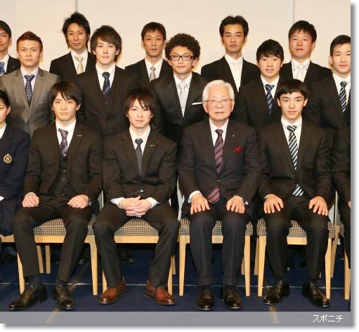 723 年間表彰 内村航平選手 日本体操協会 東京運動記者クラブ体操分科会 2014年最優秀選手賞 受賞 年間表彰式 平成27年 新春記者懇親会 ヒカル こころのブログ 内村航平history