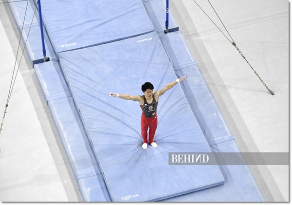behind1 (2)