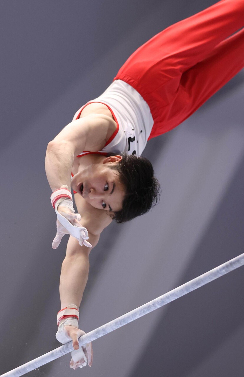 2331 予選記事 21 6 5 第75回全日本体操種目別選手権 予選競技 内村航平選手 鉄棒 完璧な演技で世界最高得点 15 766をマーク ヒカル こころのブログ 内村航平history