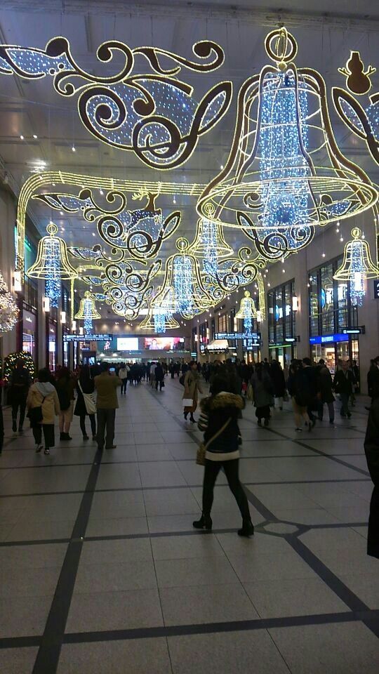 幼い頃に見たら泣いたでしょう 阪急デパート梅田本店 クリスマスショウウィンドウは関西1番 カウンセラー小林ひかる 風と海ぶどう ディープな格安生活