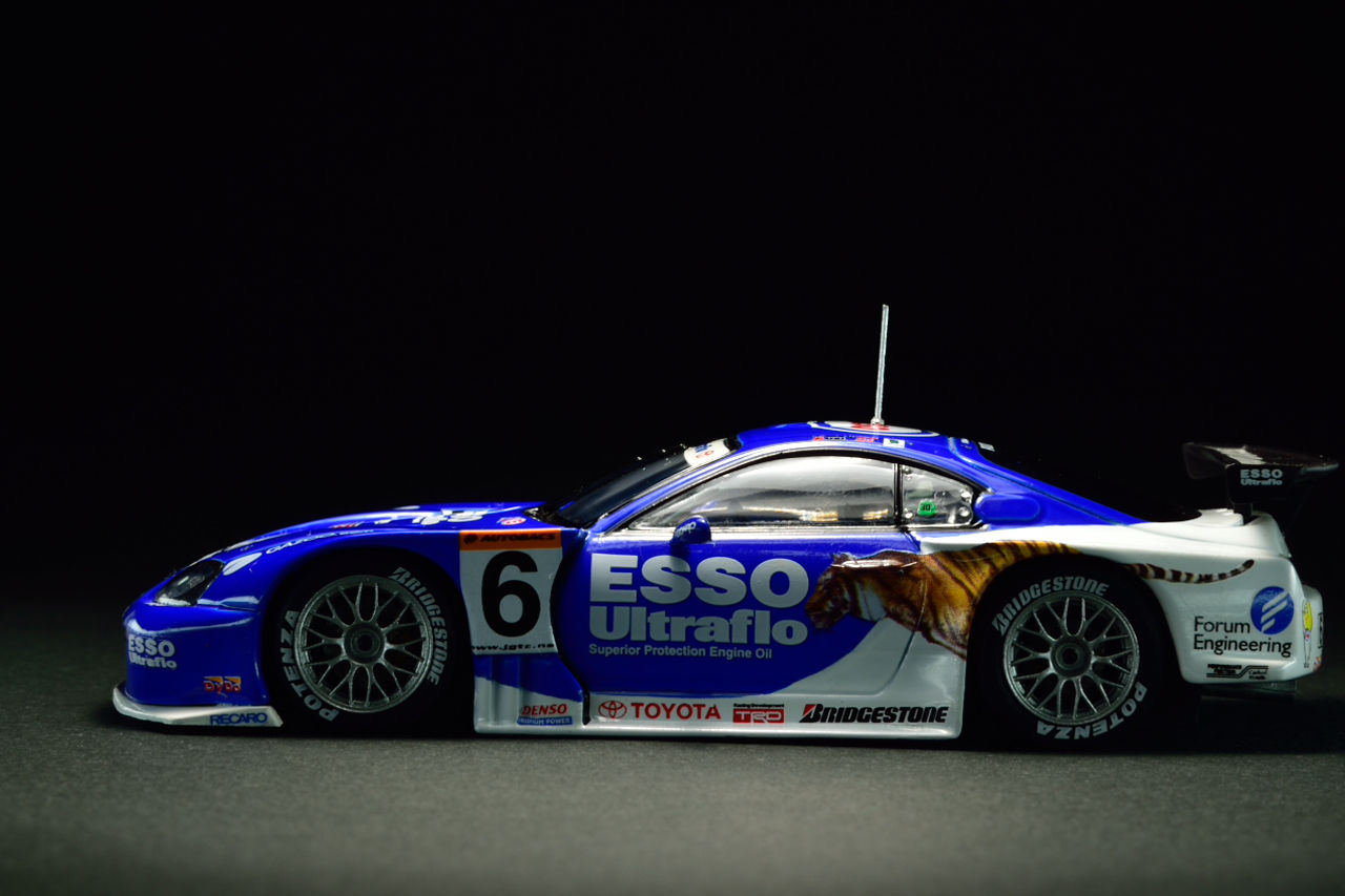 EBBRO 1/43 ESSO Ultraflo Supra JGTC 2004 : POKER FACE 4 ReLoad EBBRO 1/43 ESSO Ultraflo Supra JGTC 2004 : POKER FACE 4 ReLoad