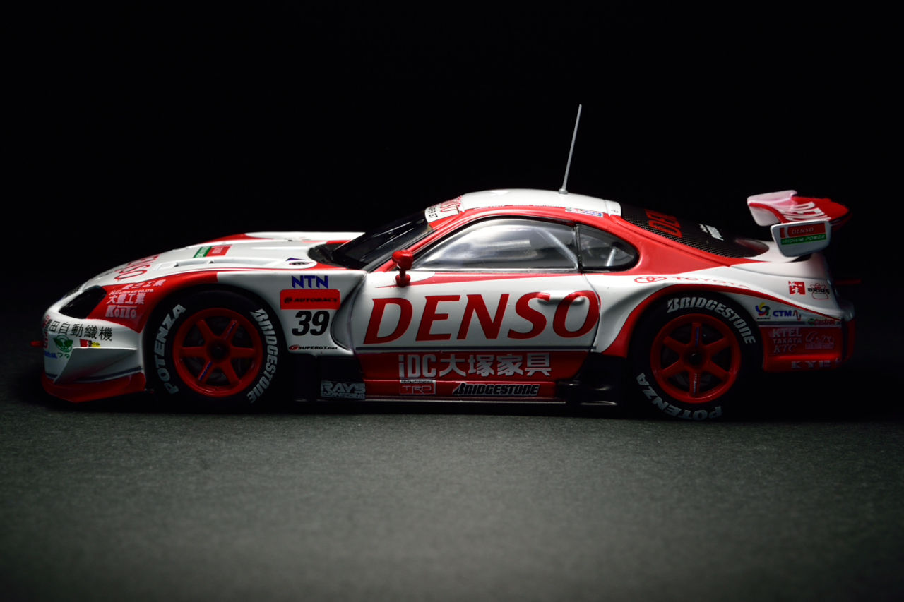 【★完売必至★】ETRO ☆ リバーシブル ジャカード ケープ EBBRO 1/43 DENSO SARD SUPRA GT 2005 : POKER FACE 4 ReLoad