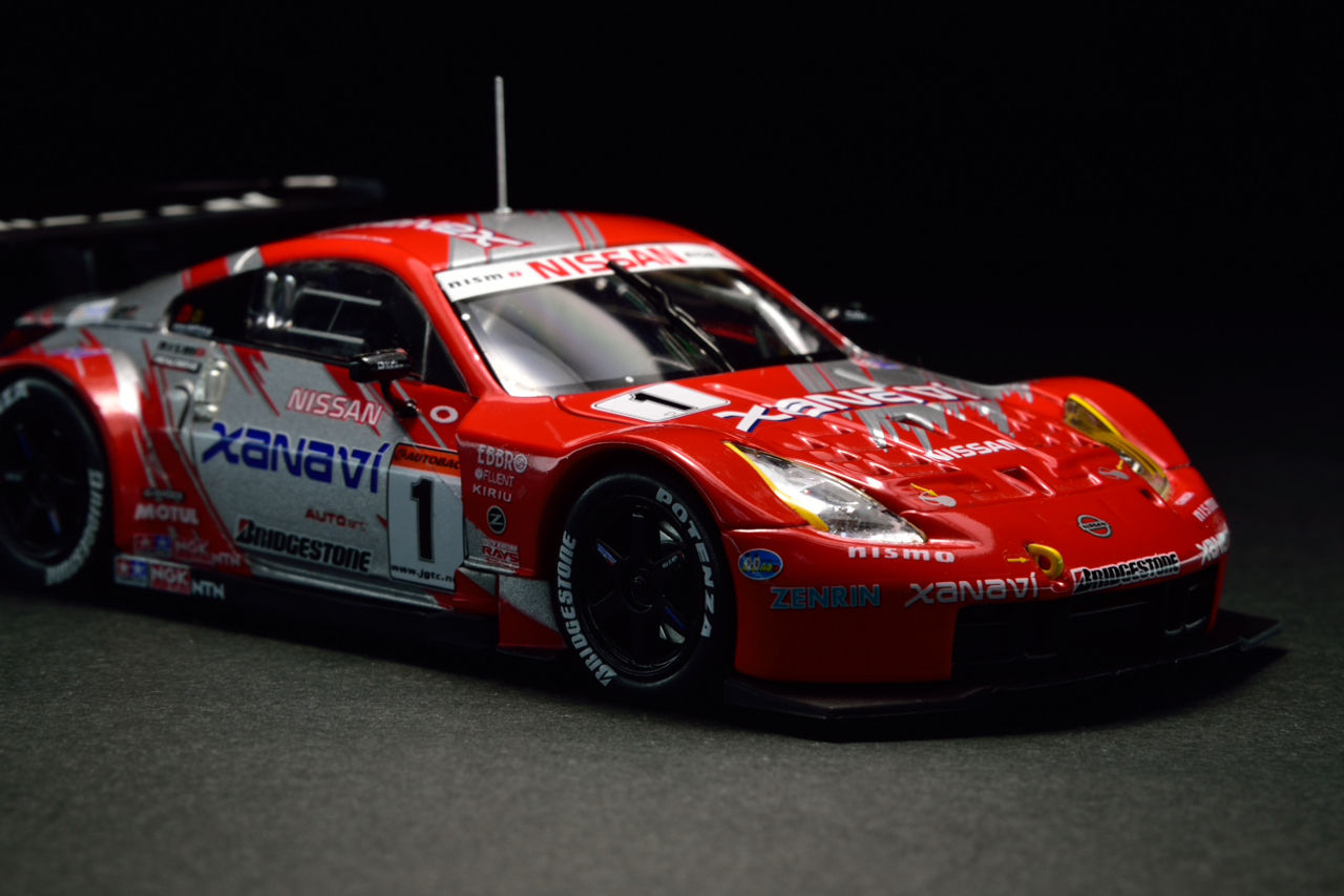 【★完売必至★】ETRO ☆ リバーシブル ジャカード ケープ EBBRO 1/43 XANAVI NISMO Z JGTC 2004 : POKER FACE 4 ReLoad