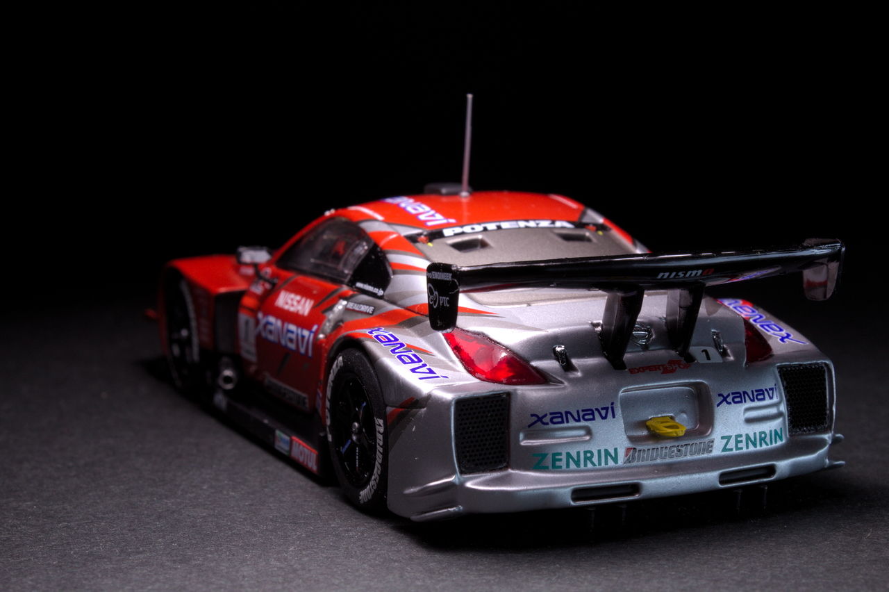 アンジェラ EBBRO 1/43 XANAVI NISMO Z GT 2005 : POKER FACE 4 ReLoad