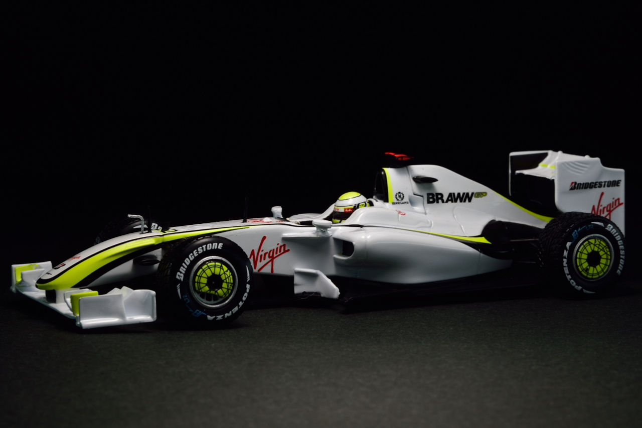 MINICHAMPS BRAWN GP BGP001 2009 F1 World Champion!!! : POKER FACE