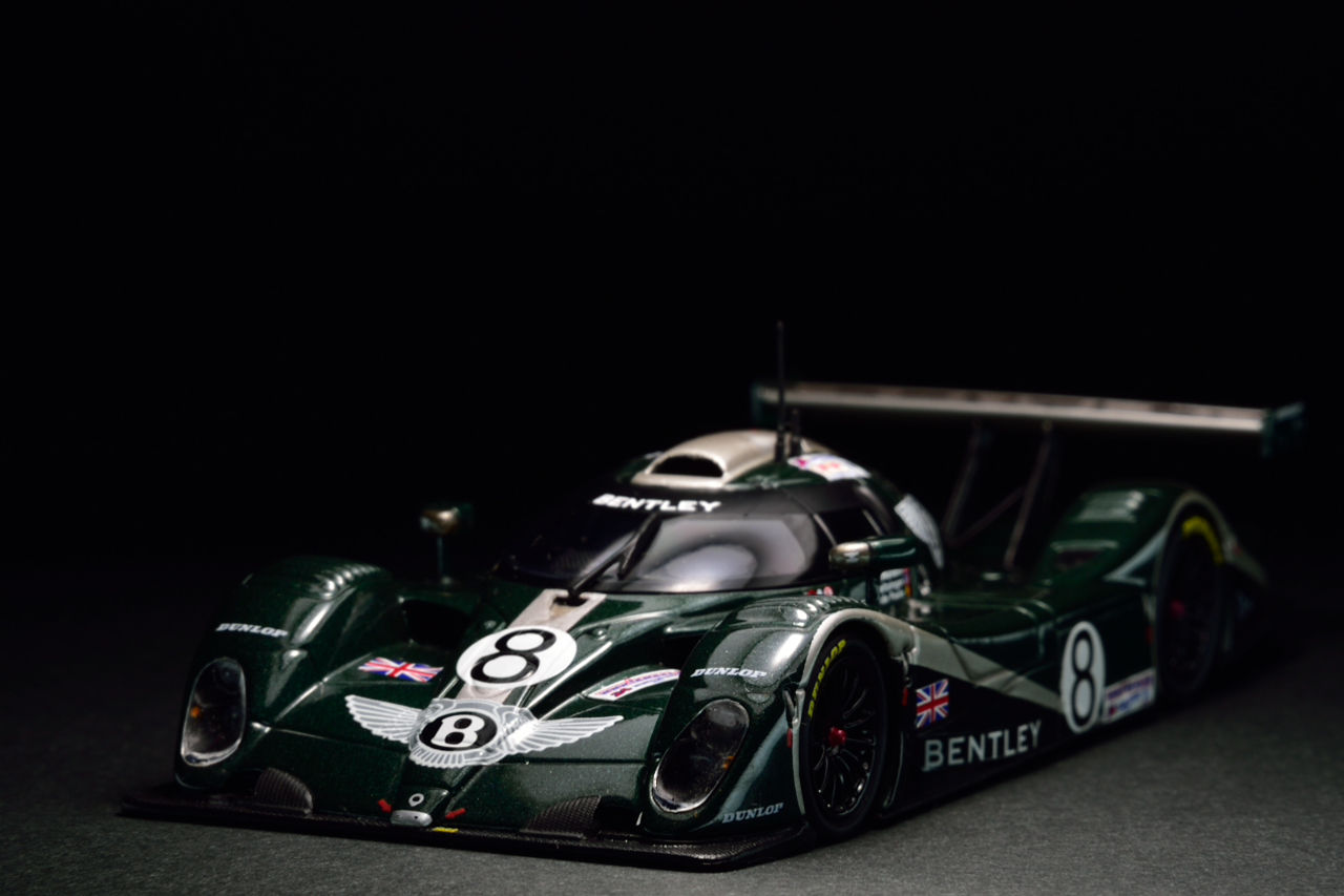 MINICHAMPS 1/43 BENTLEY SPEED 8 Le Mans 2002 : POKER FACE 4