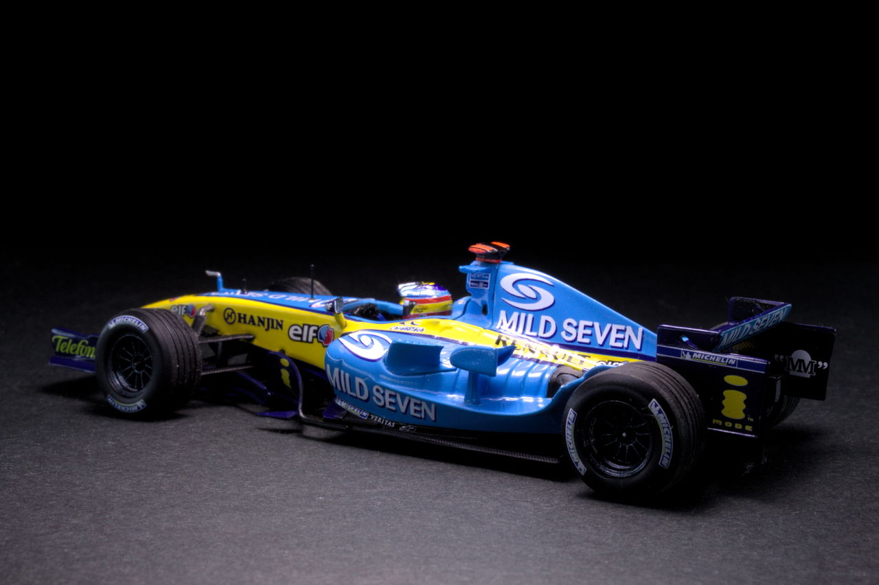 タバコ仕様 1/43ルノー R25 フィジケラ 2005 F1 つかむ RENAULT